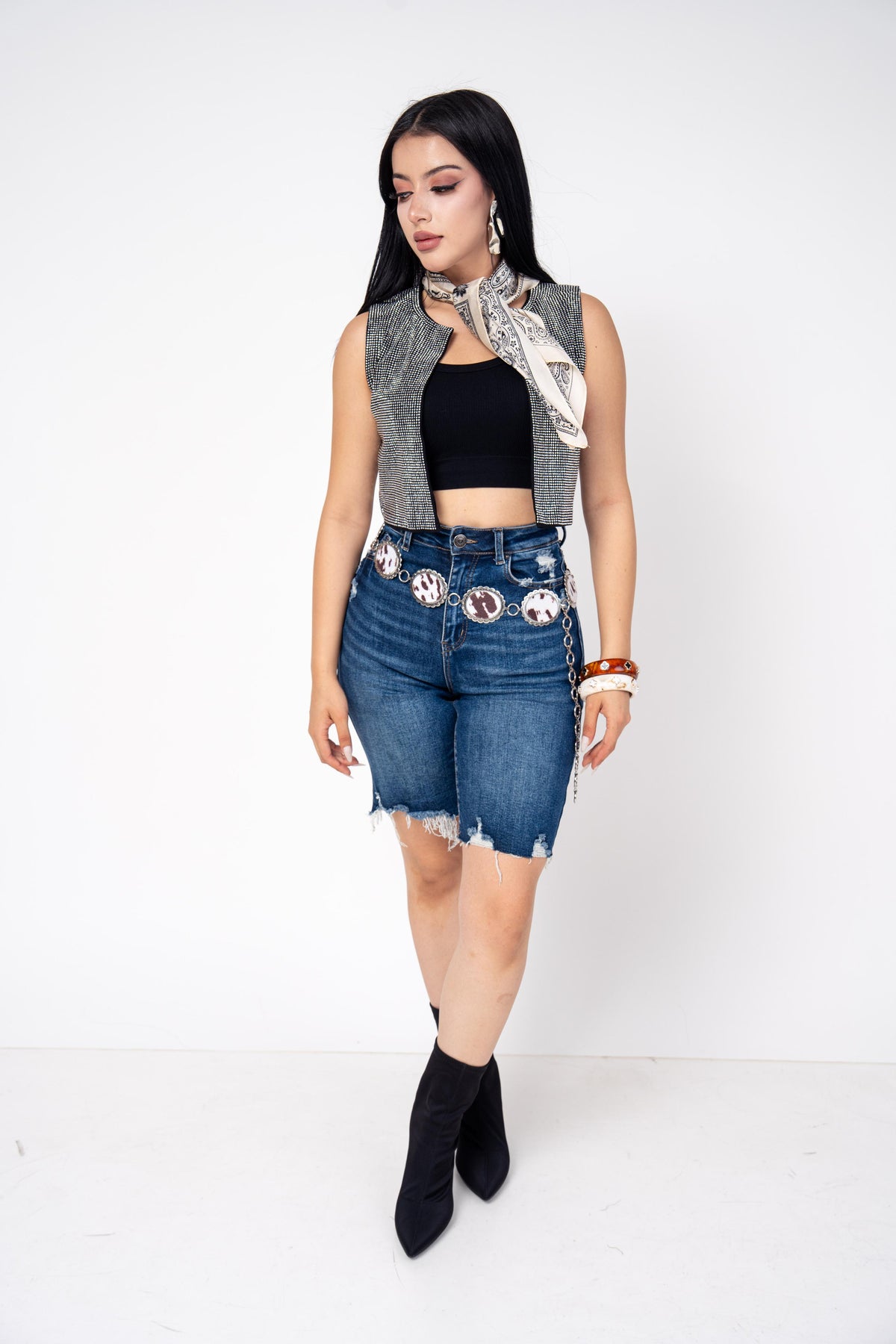 Chaleco Stretch Corto Con Pedreria | ZAIVA