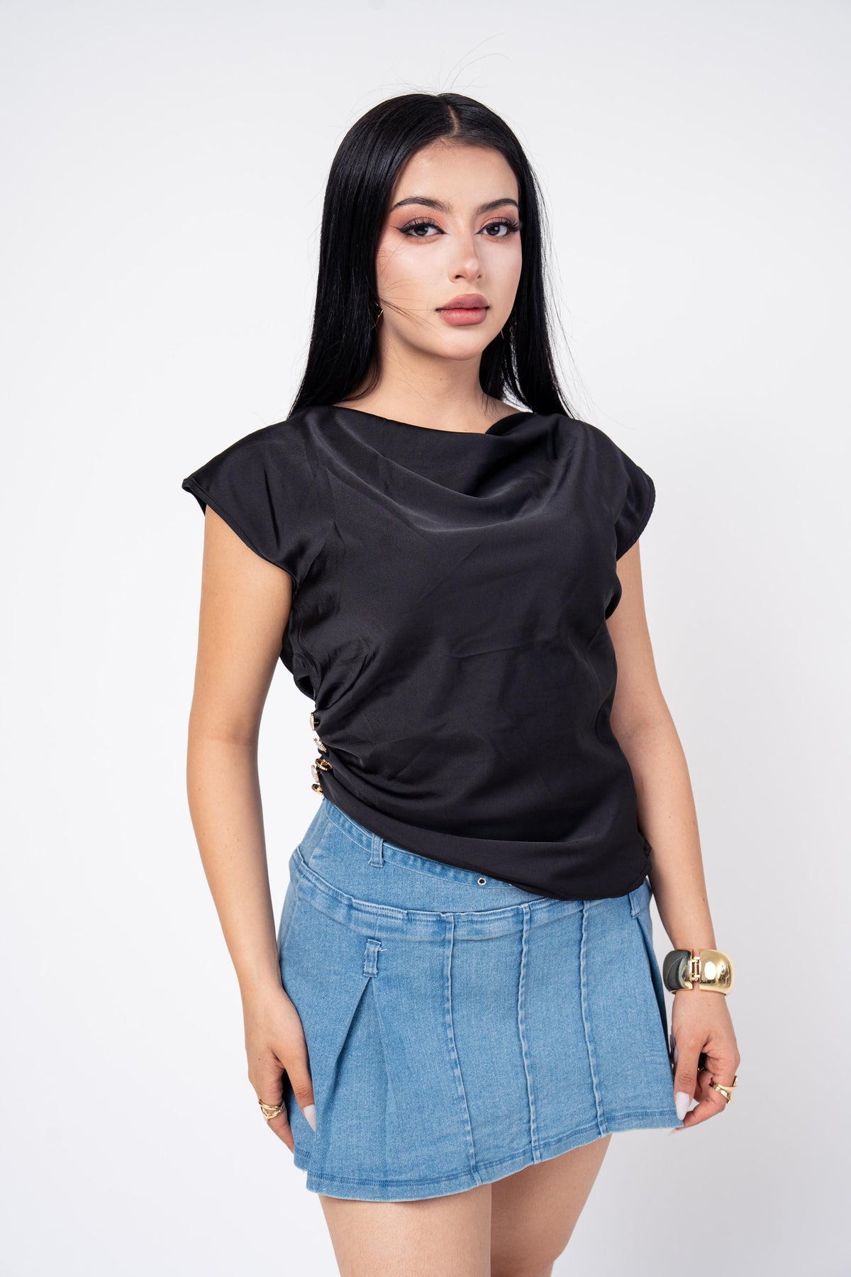 Blusa Cuello Cowl color Negro | ZAIVA
