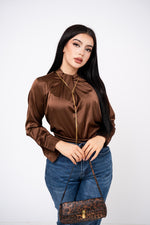 Blusa High Neck Satinada por mayoreo — ZAIVA (vista 4)