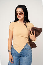 Blusa Basica Asimetrica color Beige | ZAIVA