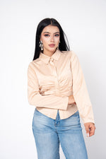 Camisera Satinada Plisada color Beige | ZAIVA