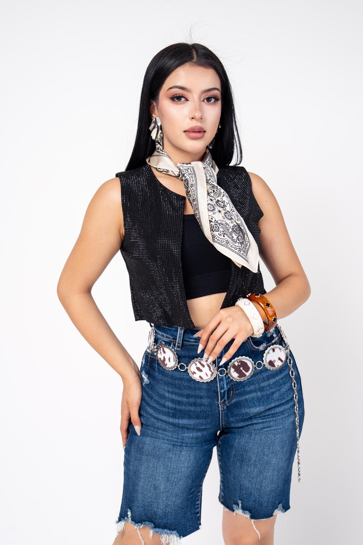 Chaleco Stretch Corto Con Pedreria color Negro | ZAIVA