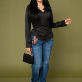 Blusa Vneck Crossed Satín por mayoreo — ZAIVA (vista 8)