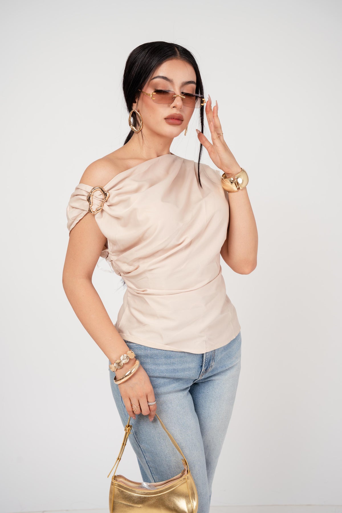 Blusa Roman Shoulder Satín por mayoreo — ZAIVA (vista 9)