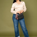 Blusa Vneck Crossed Satín por mayoreo — ZAIVA (vista 10)
