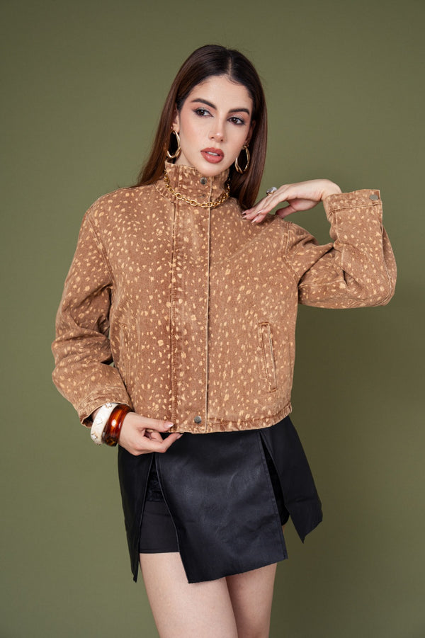 Chamarra Denim Fawn Print Cuello Alto · foto 1
