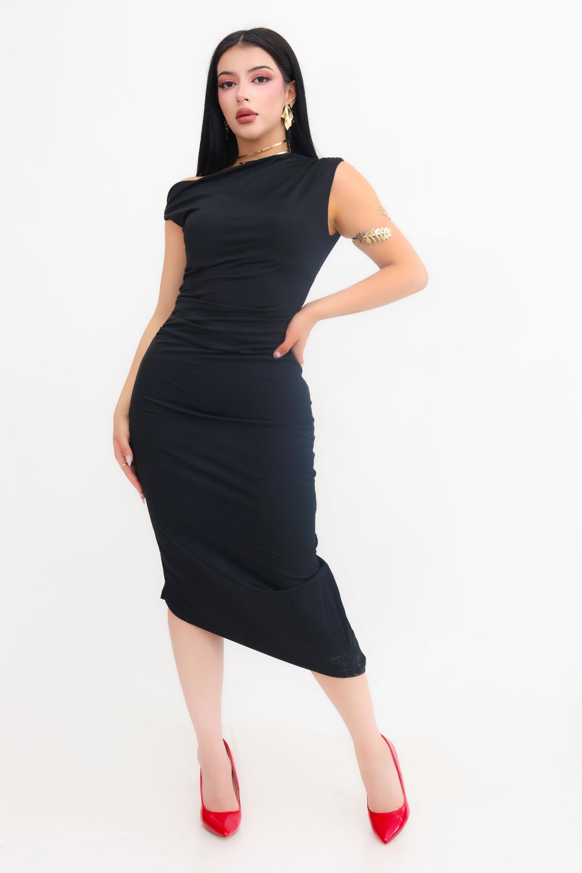 Vestido Bodycon Hombro Asimetrico color Negro | ZAIVA