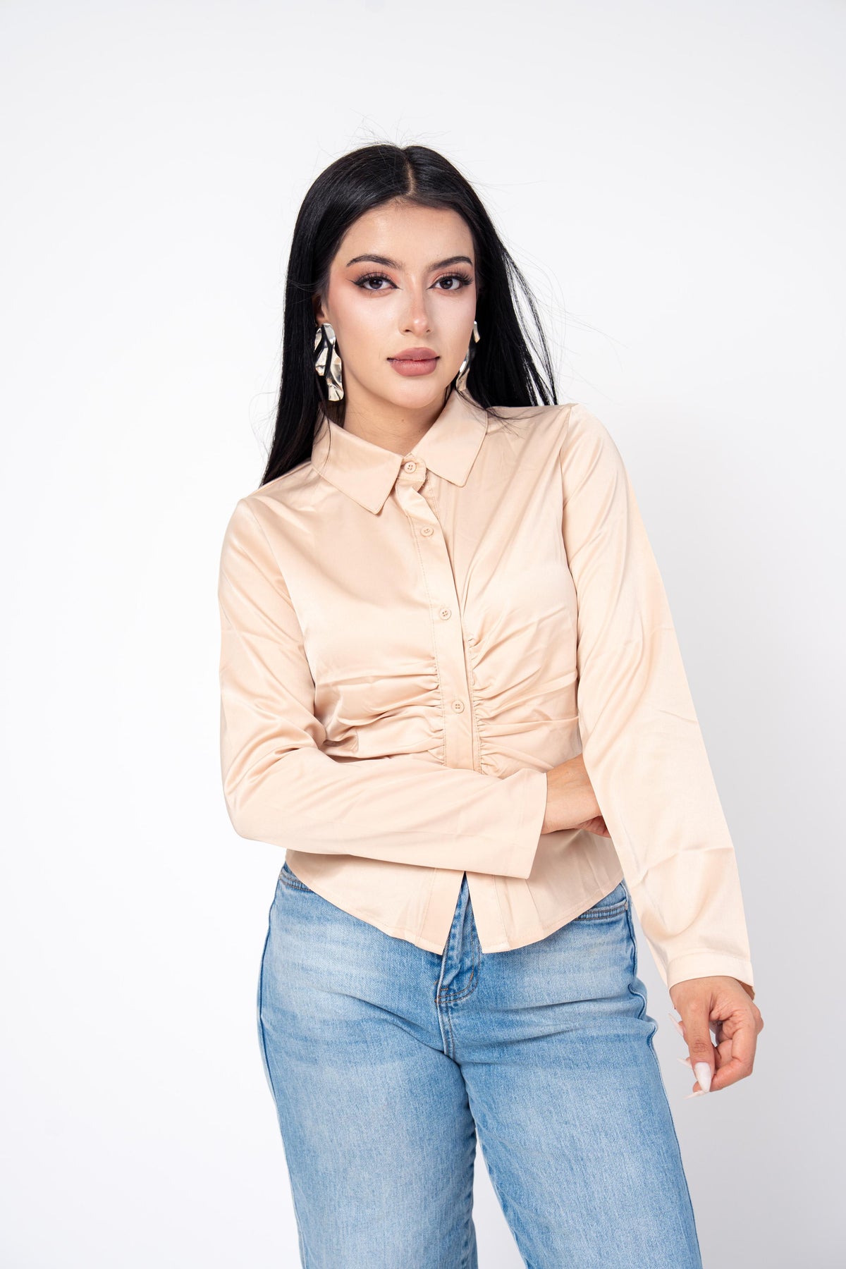 Camisera Satinada Plisada color Beige | ZAIVA